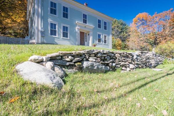 49 Enfield Rd, Pelham, MA 01002