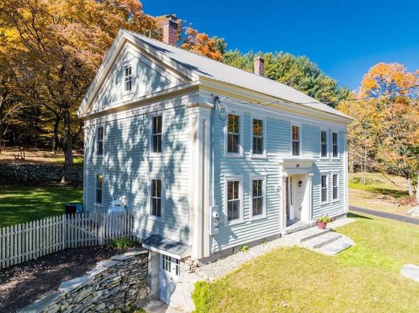 49 Enfield Rd, Pelham, MA 01002