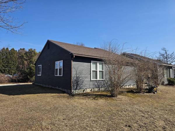 43 Tamarack Dr #43, Amherst, MA 01002