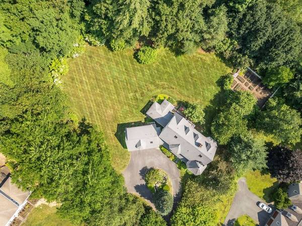 19 Indian Pipe Ln, Amherst, MA 01002