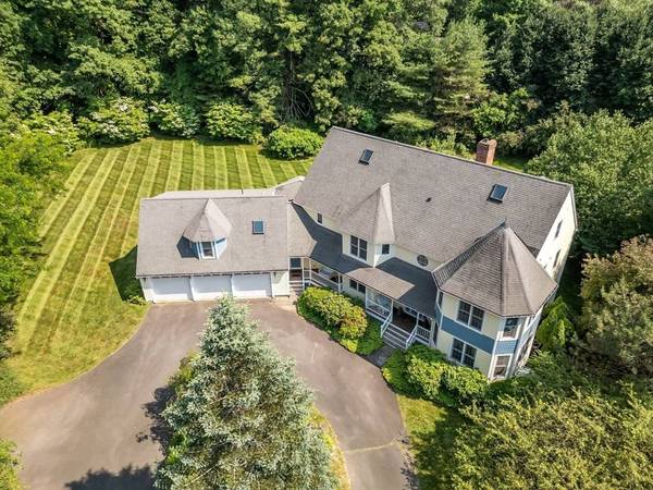 19 Indian Pipe Ln, Amherst, MA 01002