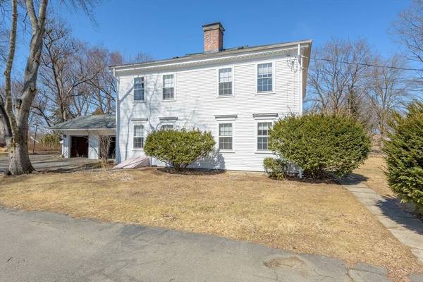 11 Middle St, Hadley, MA 01035