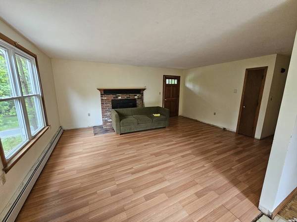 288 Leverett Rd, Shutesbury, MA 01072