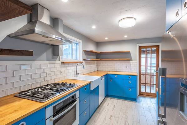 22 Sherman Ave, Northampton, MA 01060