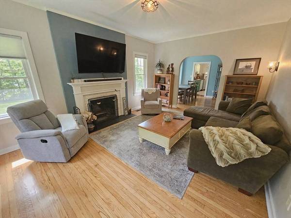 65 Hockanum Rd, Hadley, MA 01035