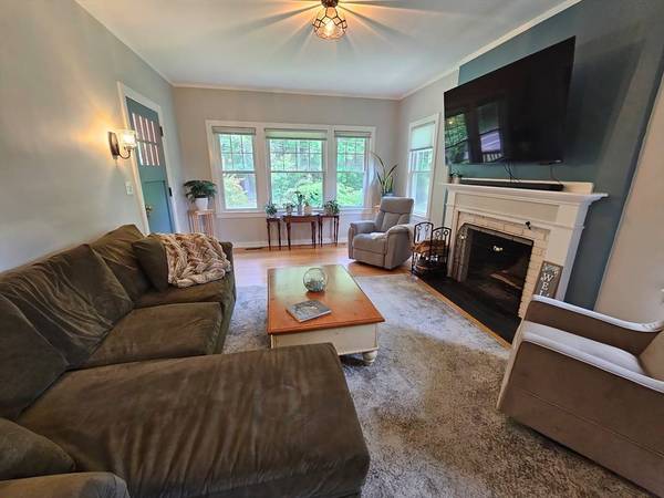 65 Hockanum Rd, Hadley, MA 01035