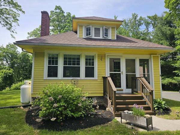 65 Hockanum Rd, Hadley, MA 01035