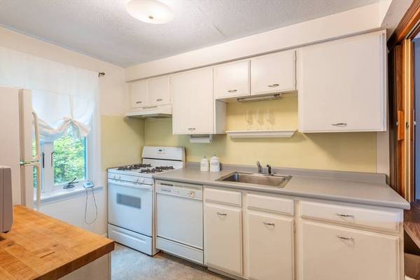 6 Webster Ct #6, Amherst, MA 01002