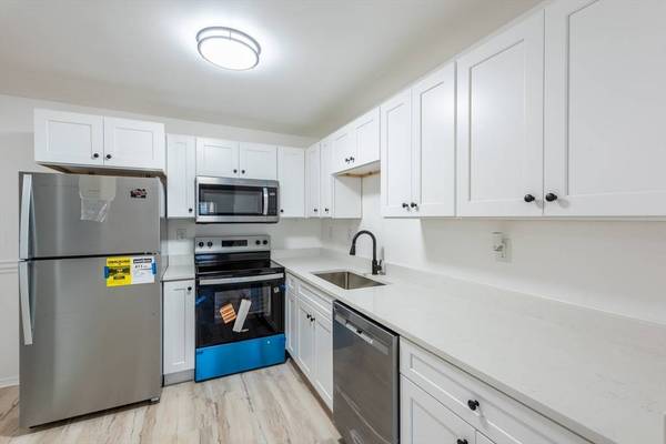 80 Damon Rd #5104, Northampton, MA 01060