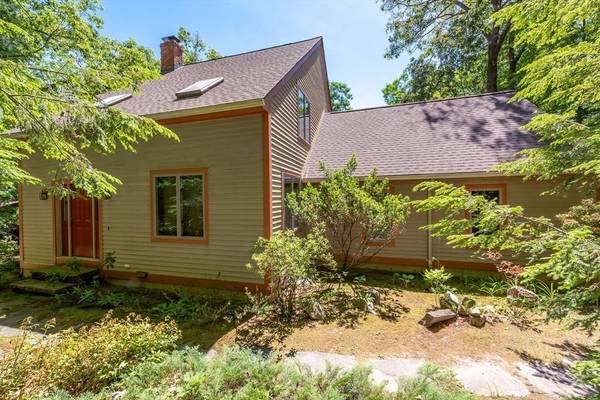 71 Morgan Cir, Amherst, MA 01002