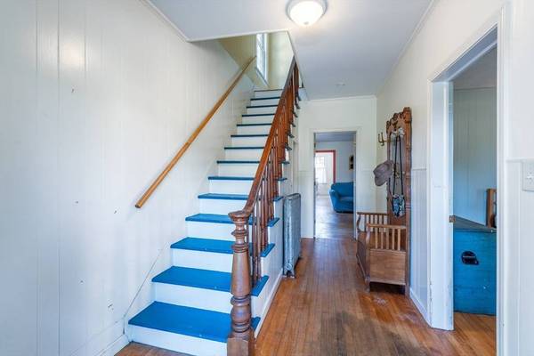 14 Holyoke St, Easthampton, MA 01027