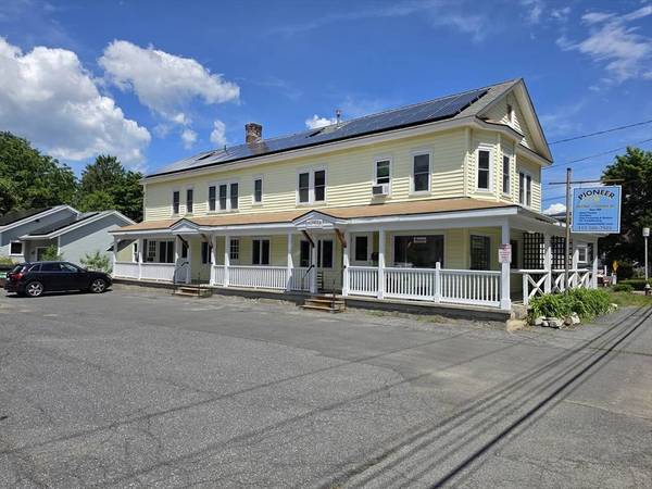 52 Maple St, Northampton, MA 01062