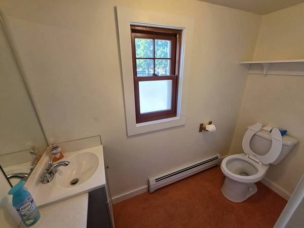 52 Maple St, Northampton, MA 01062