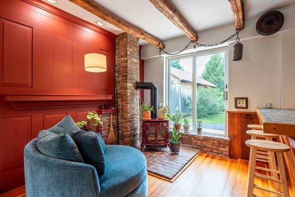 1450 S East St, Amherst, MA 01002