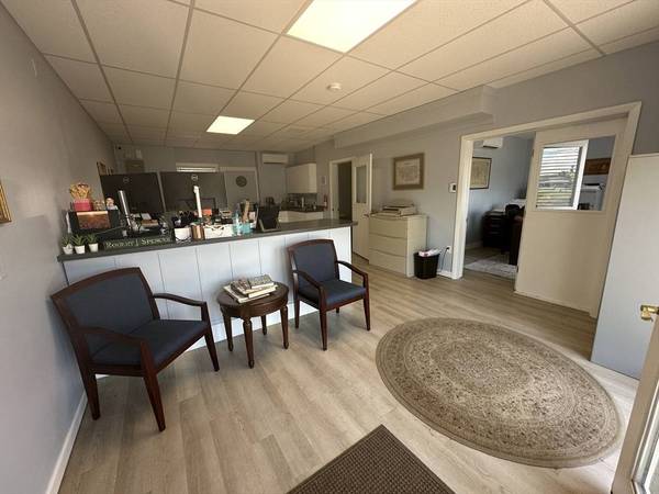 42 Amherst Rd, Sunderland, MA 01375