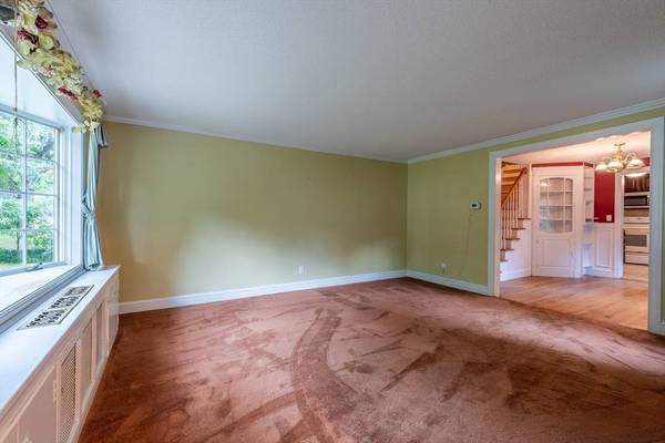 289 Morgan St, South Hadley, MA 01075