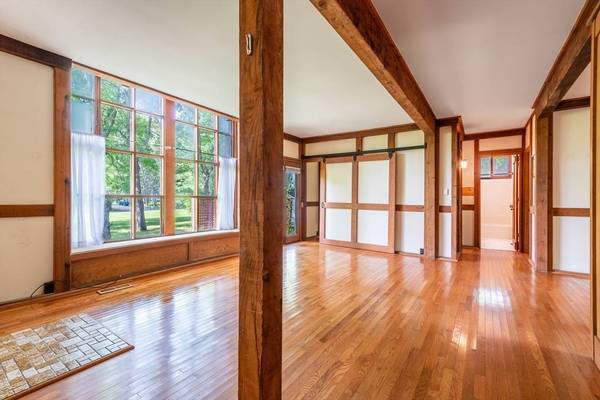66 Pine Grv #66, Amherst, MA 01002