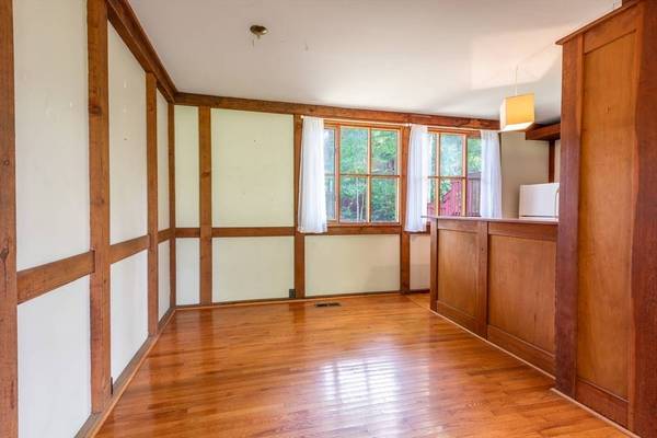 66 Pine Grv #66, Amherst, MA 01002