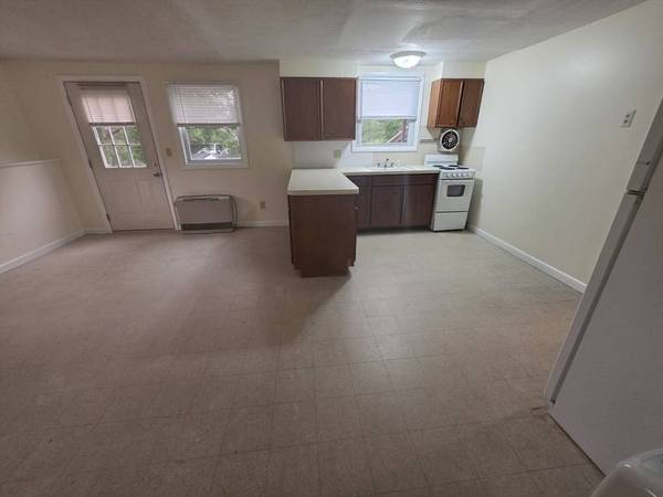 265 N East St, Amherst, MA 01002