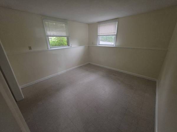 265 N East St, Amherst, MA 01002