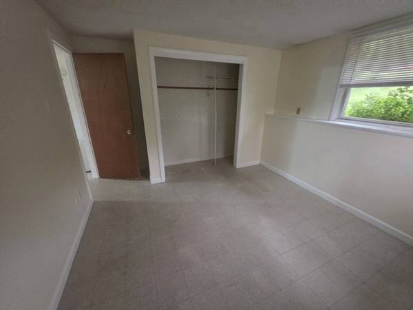 265 N East St, Amherst, MA 01002