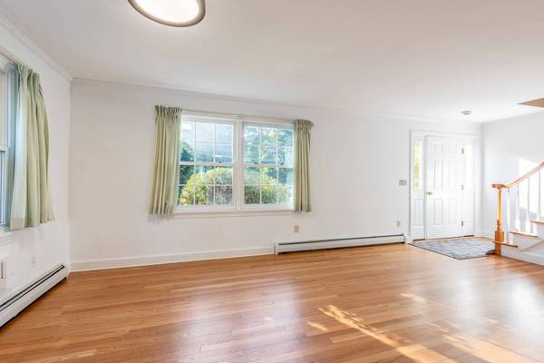 18 Dana St, Amherst, MA 01002