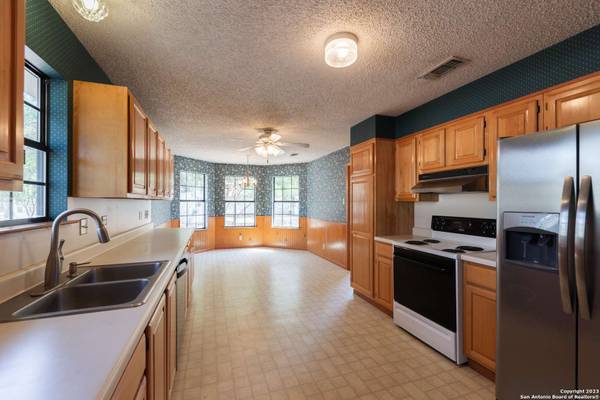 121 Scenic Loop, Canyon Lake, TX 78133-4312