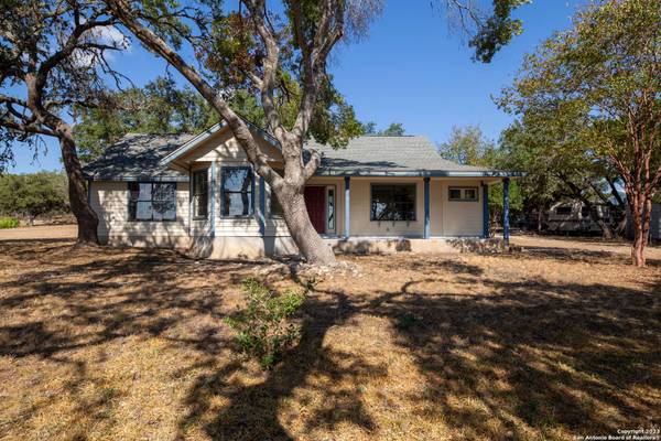 121 Scenic Loop, Canyon Lake, TX 78133-4312