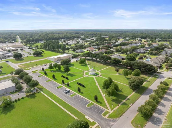 601 Bardstown St, Cantonment, FL 32533