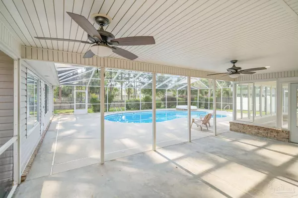 601 Bardstown St, Cantonment, FL 32533