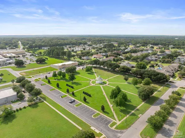 601 Bardstown St, Cantonment, FL 32533