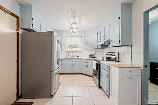 10621 Tara Dawn Cir, Pensacola, FL 32534