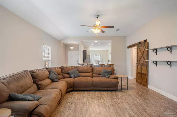 5608 Blue Sky Ct, Milton, FL 32583