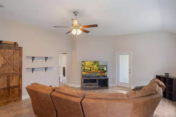 5608 Blue Sky Ct, Milton, FL 32583