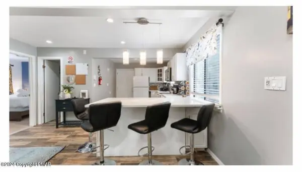 9197 Buttonwood CT, Tobyhanna, PA 18466