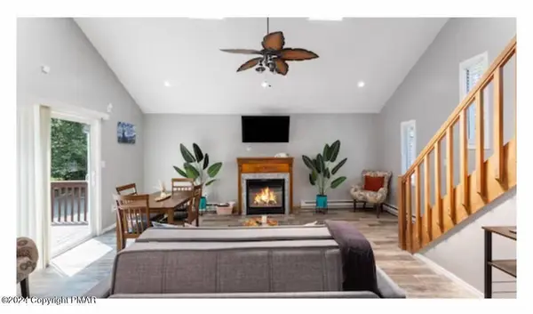 9197 Buttonwood CT, Tobyhanna, PA 18466