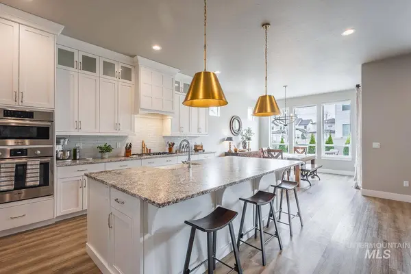 5576 S S Rosalia Way, Meridian, ID 83642