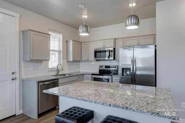 2316 E Spice Loop, Nampa, ID 83651