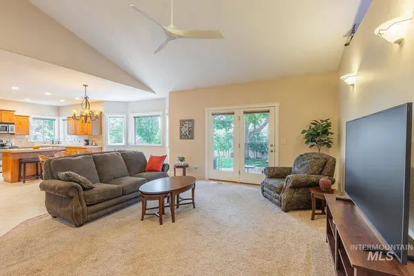 345 N Magnolia Pl., Middleton, ID 83644