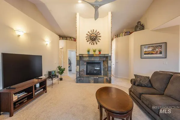 345 N Magnolia Pl., Middleton, ID 83644