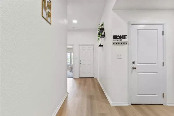 103 Simon, Kyle, TX 78640