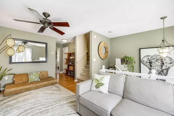 364 E 8th St, Boston, MA 02127