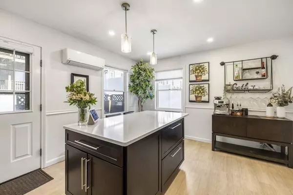 364 E 8th St, Boston, MA 02127