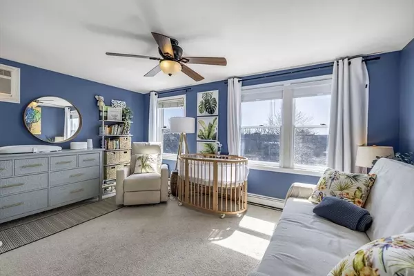 364 E 8th St, Boston, MA 02127