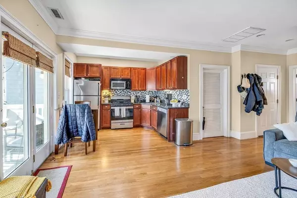 673 E 2nd St #2, Boston, MA 02127