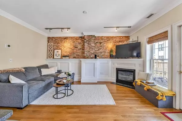 673 E 2nd St #2, Boston, MA 02127