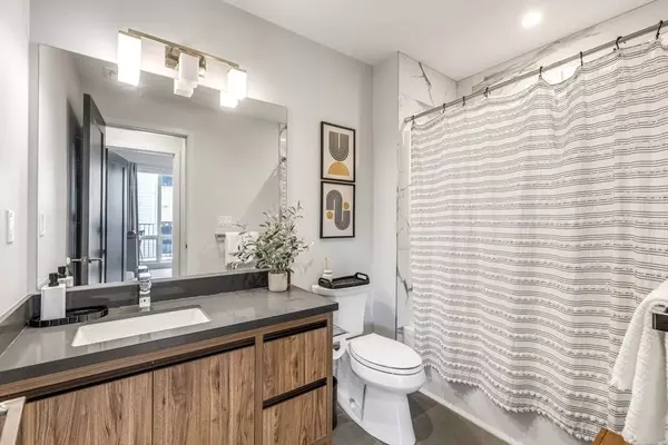 531-533 E 2nd St #202, Boston, MA 02127