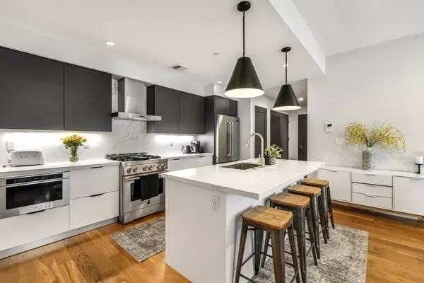 531-533 E 2nd St #202, Boston, MA 02127