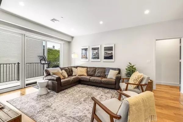 531-533 E 2nd St #202, Boston, MA 02127