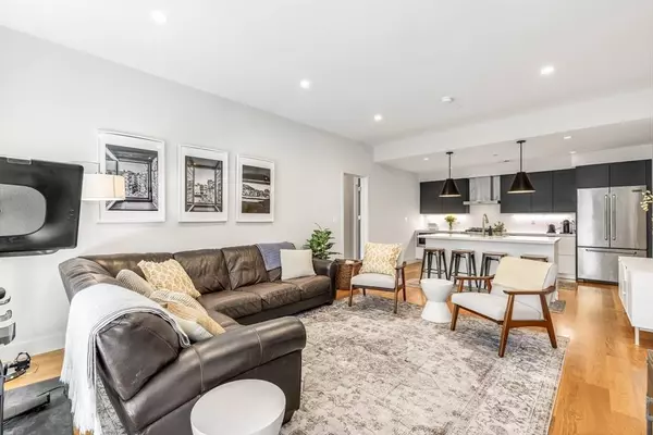 531-533 E 2nd St #202, Boston, MA 02127